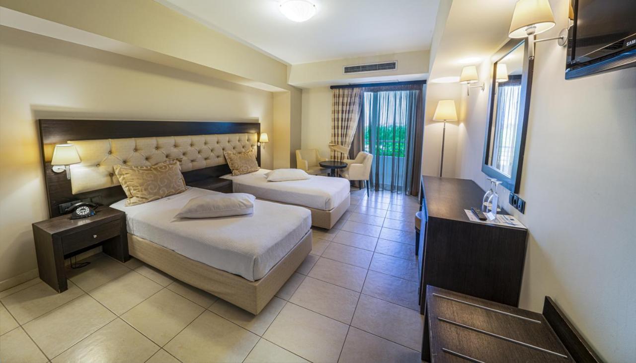 Amalias Hotel 3*